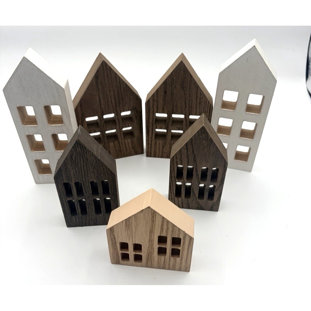 Set of 7 Wooden Houses Home Decor Set Light Wood Pre-owned Excellent Condition
